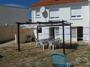 Maison 45m² à 100m de la plage avec jardin, Wifi et parking - 5 pers max - Animaux bienvenus - FR-1-540-233